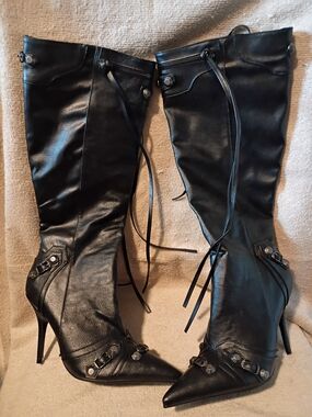 Source Unknown Black Pointed-Toe Knee-High Stiletto Boots